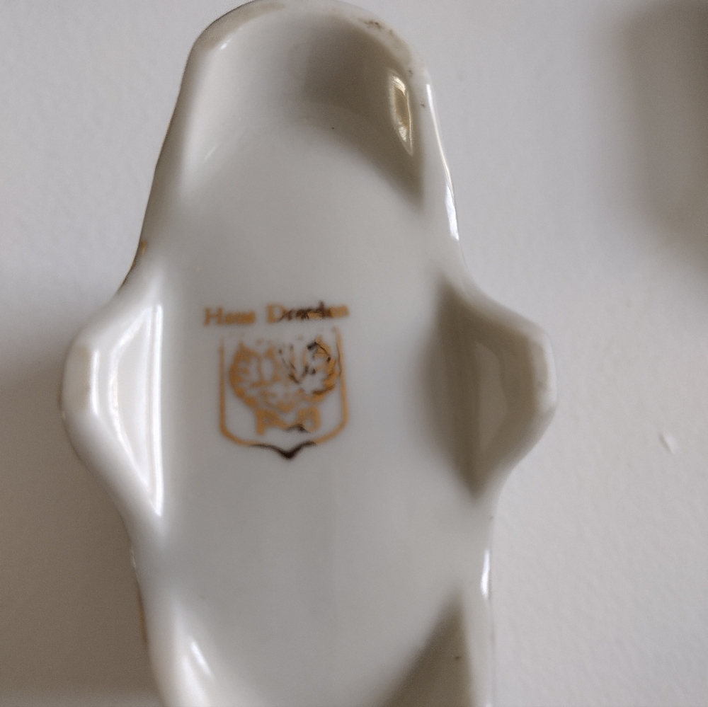 Haus Dresden 24K Gold Paint Ashtrays And Cigarette Holder. - Picture 8 of 13